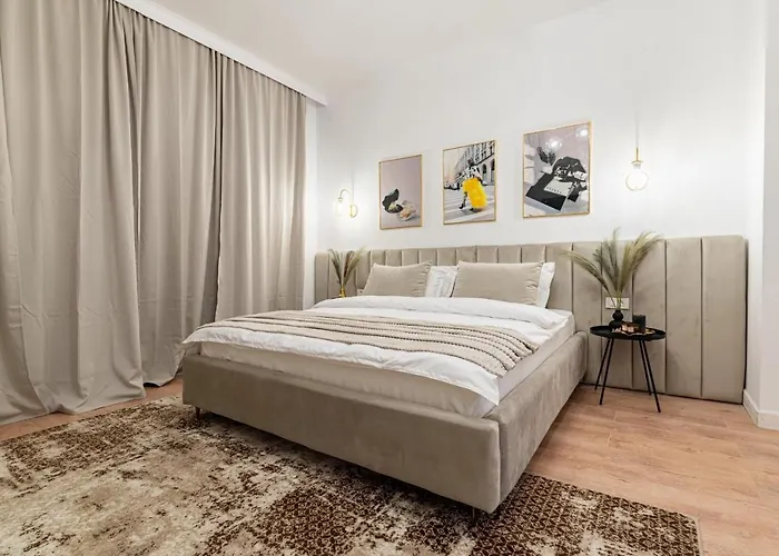 Chic Living In The Heart Of Bucharest: Piata Natiunilor Unite *