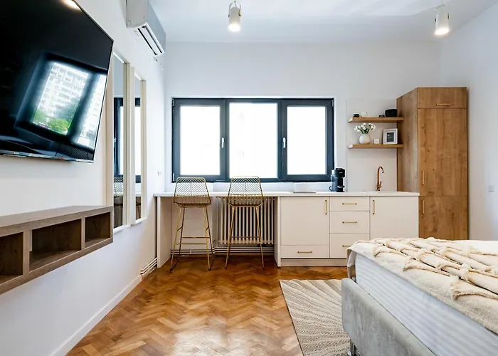 Chic Living In The Heart Of Bucharest: Piata Natiunilor Unite *